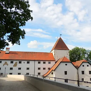 Gaestehaus Maelzerei Auf Schloss Neuburg Am Affittacamere